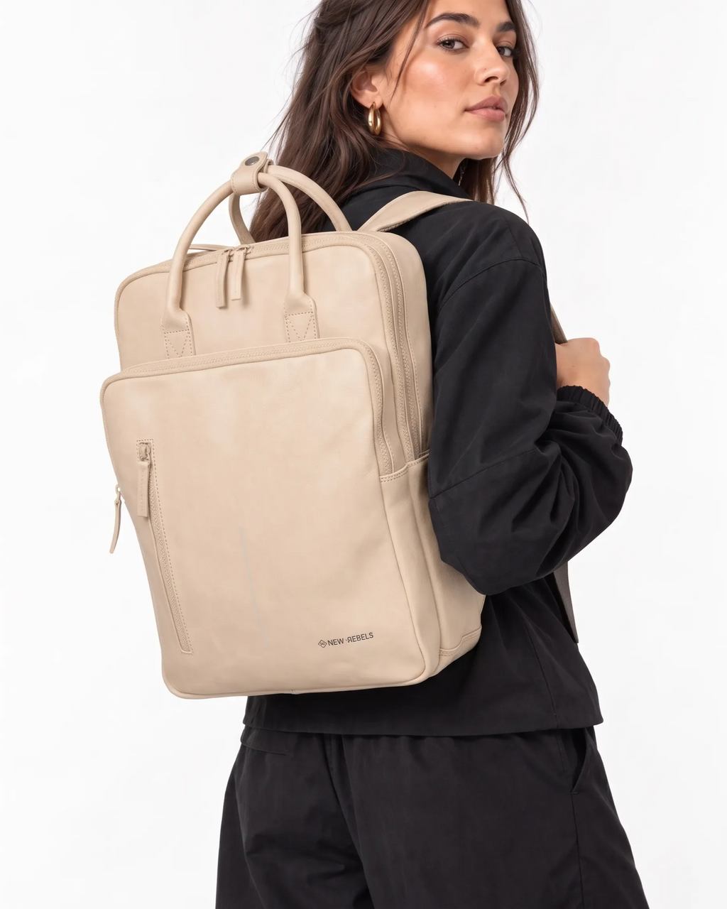 Obsidian Milwaukee Lederer Laptoprucksack 15,6 Zoll Premium Arbeitstasche Schultasche Business 18 Liter Echtes Leder