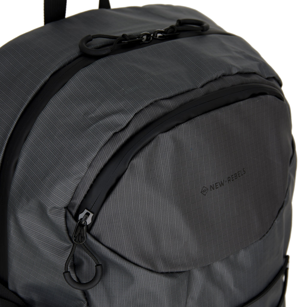 New Rebels Hugo Carmichael Waterdichte Rugtas: 26-liter wandelrugzak