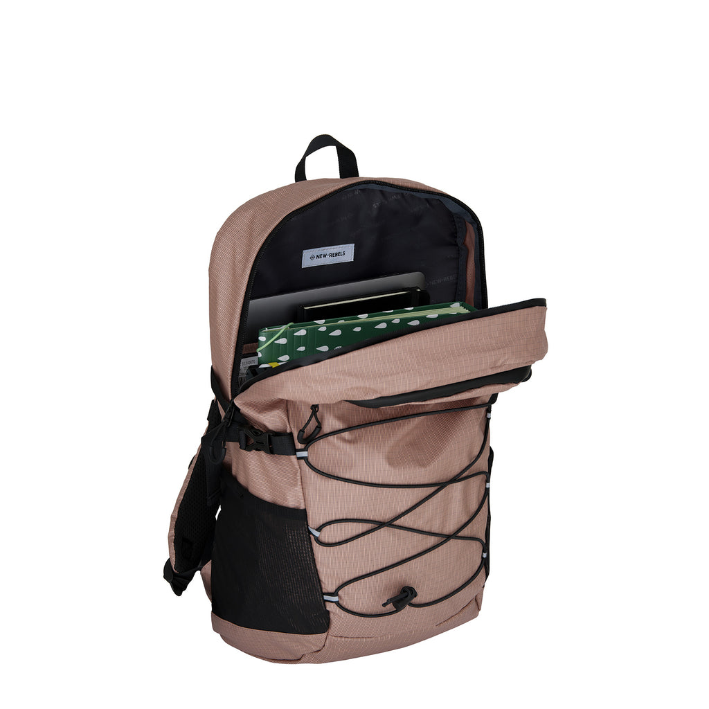 New Rebels Hugo Carmichael Waterdichte Rugtas: 26-liter wandelrugzak