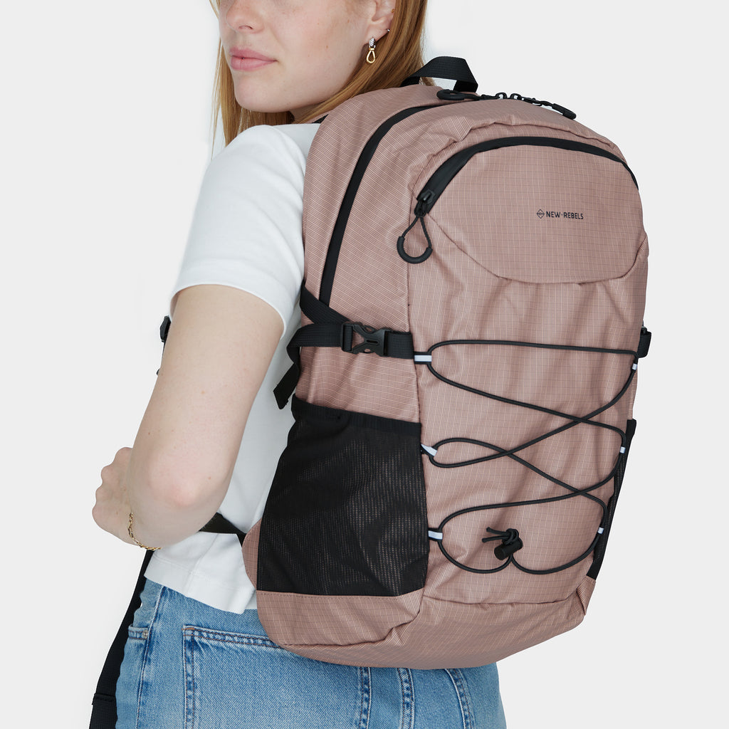 New Rebels Hugo Carmichael Waterdichte Rugtas: 26-liter wandelrugzak