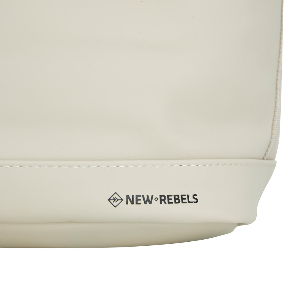 New Rebels Bruce New York 21L Rolltop Rugzak Waterafstotend Laptop 15.6"