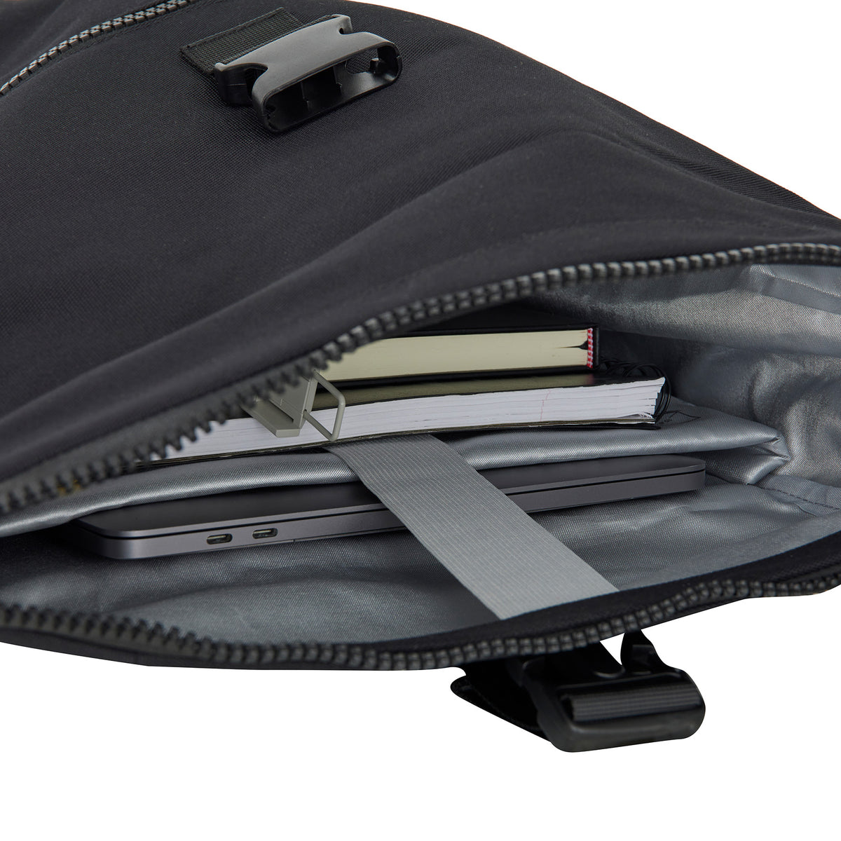 Valor New York 21L Backpack Rolltop Water Repellent Laptop 15.6"
