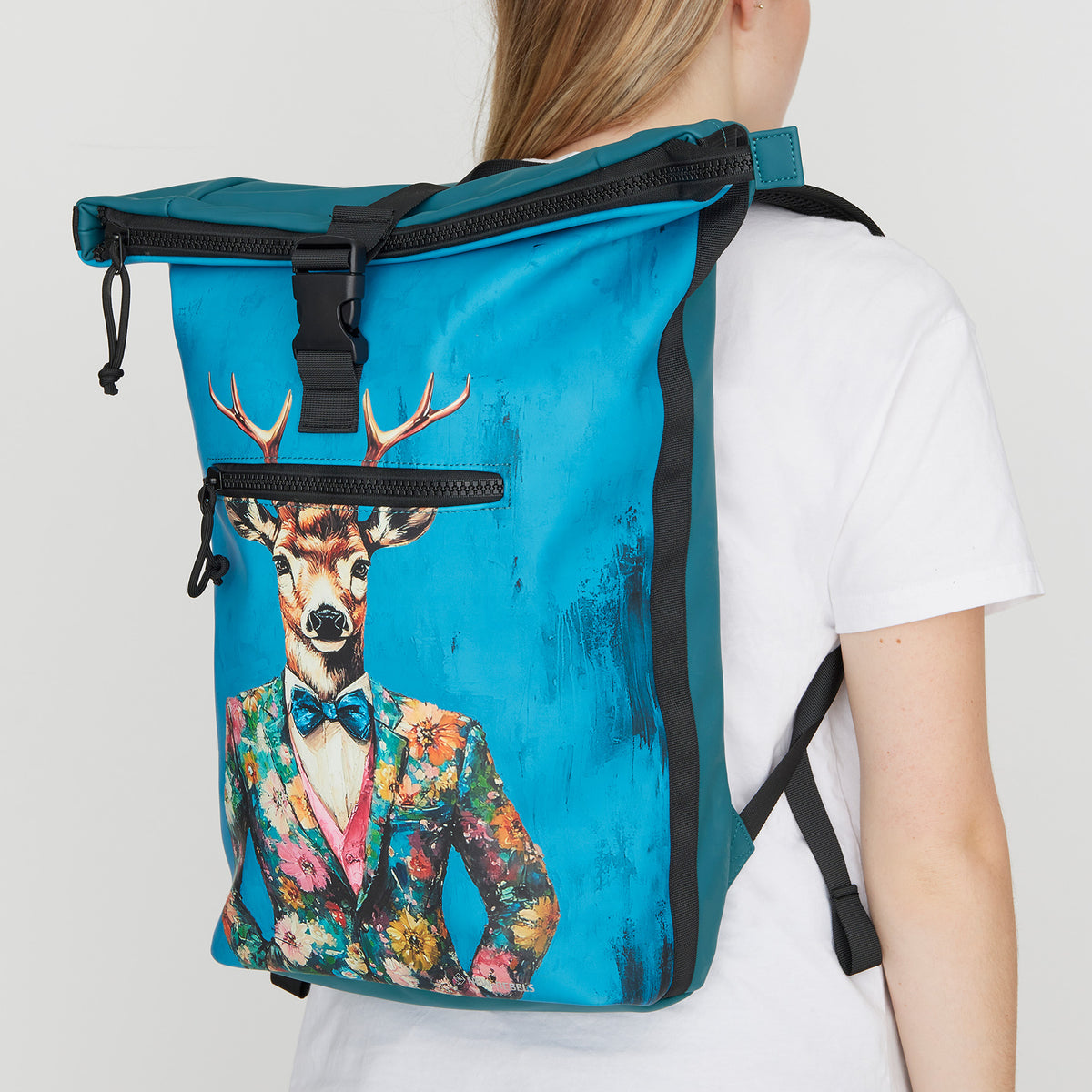 Mart Arts - New York Dressed Deer Rolltop Backpack 16L