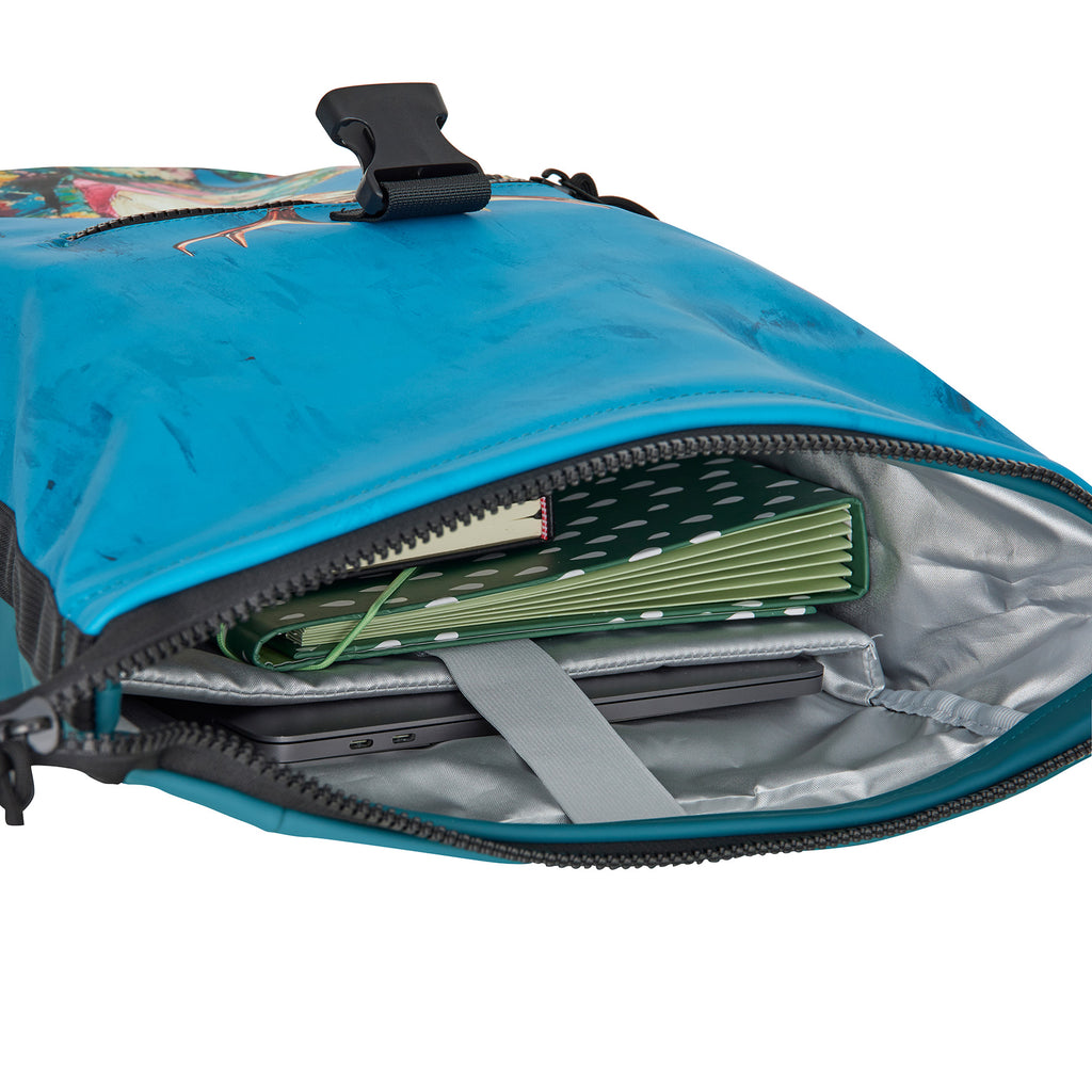 Mart Arts - New York Dressed Deer Rolltop Backpack 16L