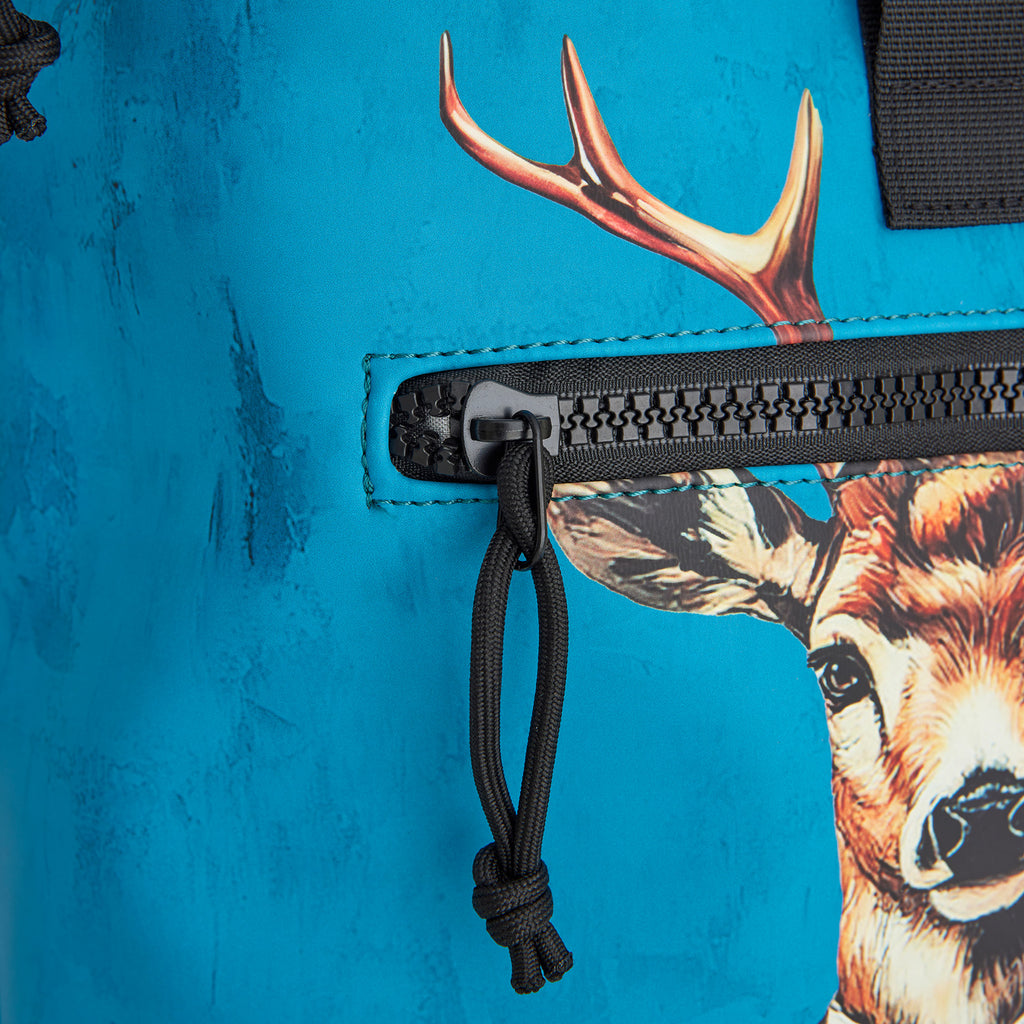 Mart Arts - New York Dressed Deer Rolltop Backpack 16L