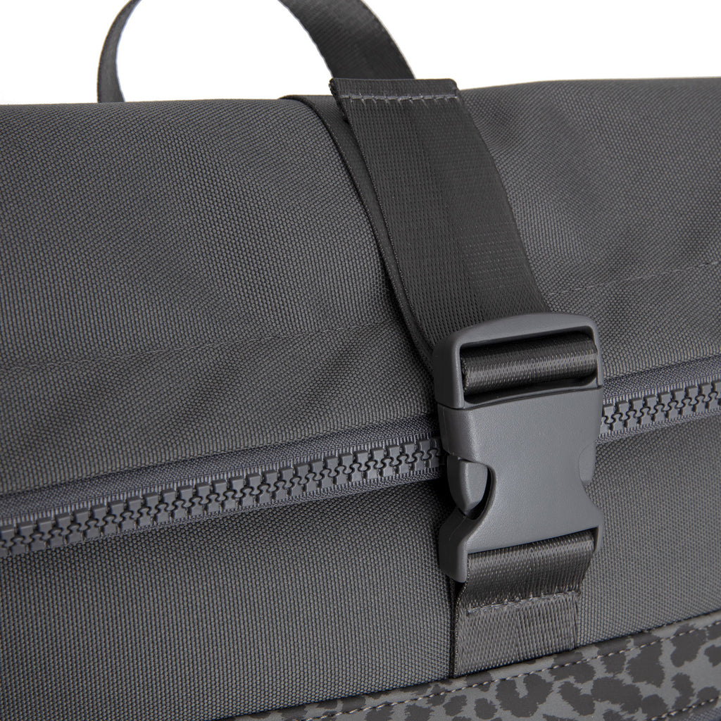 New Rebels Bruce New York 21L Rolltop Rugzak Waterafstotend Laptop 15.6"