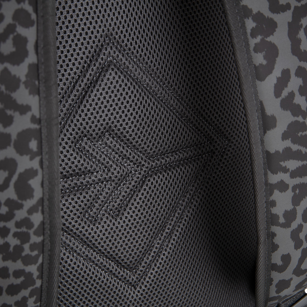 New Rebels Bruce New York 21L Rolltop Rugzak Waterafstotend Laptop 15.6"