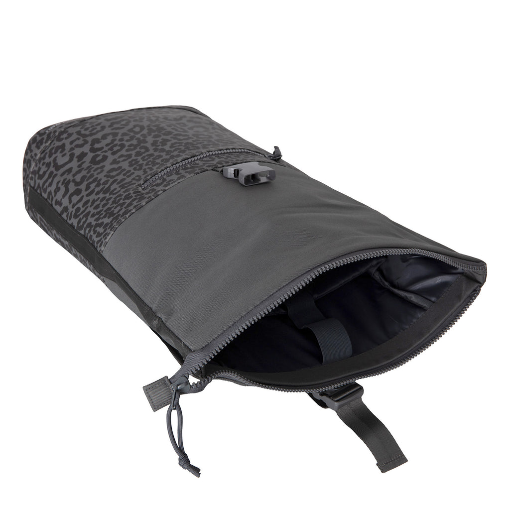 New Rebels Bruce New York 21L Rolltop Rugzak Waterafstotend Laptop 15.6"